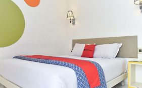 Dewarna Hotel Arifin